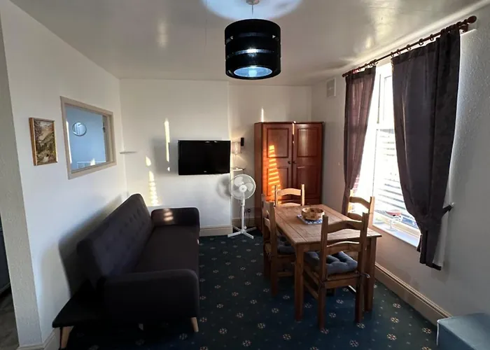 Palm Springs Apartments